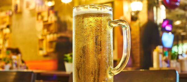 Cerveza, imagen referencial - Sputnik Mundo