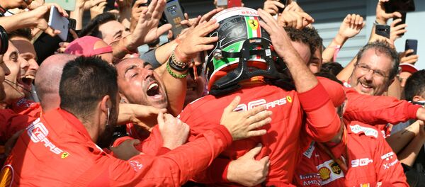 Victoria de Charles Leclerc del equip ode Ferrari en el Gran Premio de Italia, el 8 de septiembre de 2019 - Sputnik Mundo