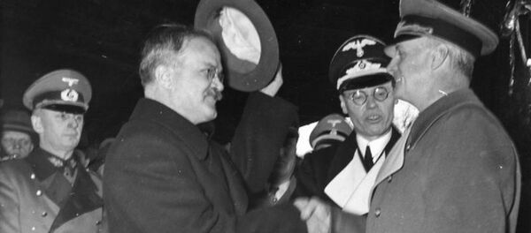 Ribbentrop y Mólotov - Sputnik Mundo