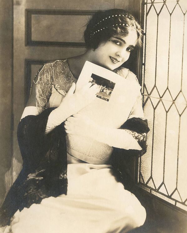 De la 'chica Gibson' a Kim Kardashian: así ha cambiado el ideal de belleza femenino
 - Sputnik Mundo