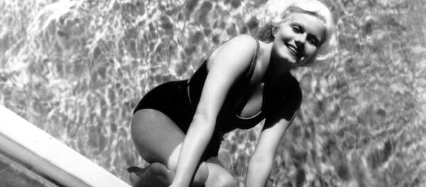 De la 'chica Gibson' a Kim Kardashian: así ha cambiado el ideal de belleza femenino
 - Sputnik Mundo