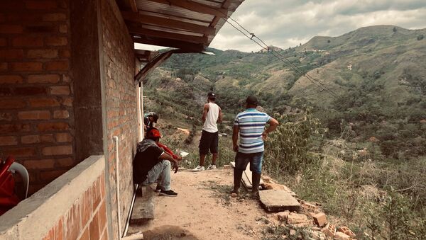 Campesinos cocaleros en la vereda La Independencia - Sputnik Mundo