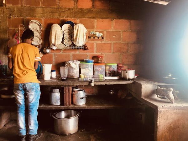 Campesinos cocaleros en Colombia: el eslabón paria de un país esclavo del narco Campesinos cocaleros en Colombia: el eslabón paria de un país esclavo del narco - Sputnik Mundo