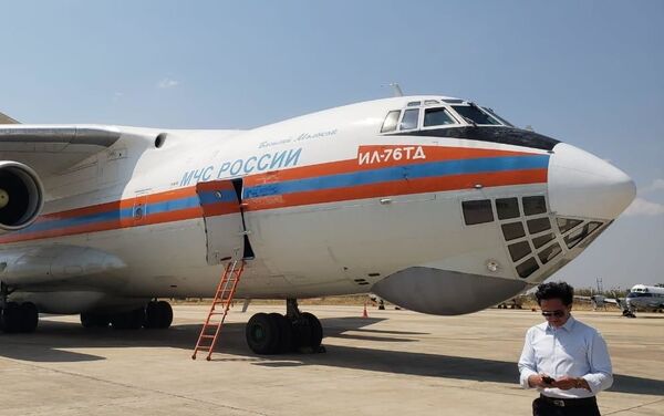 El avión contraincendios ruso Il-76 - Sputnik Mundo