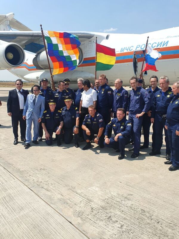 Aterriza en Bolivia el avión contraincendios ruso Il-76 (vídeo, fotos) - Sputnik Mundo