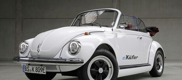 El nuevo modelo eléctrico del tradicional Beetle - Sputnik Mundo