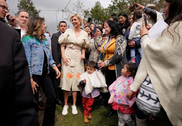 El tacón de Ivanka Trump y el contraste con la realidad de América Latina: mejores escenas - Sputnik Mundo