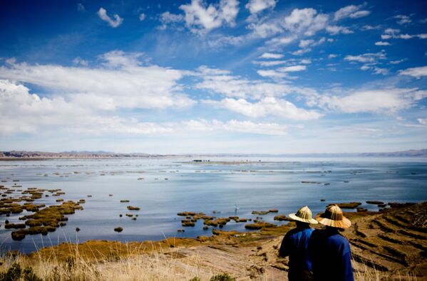 La muerte del Titicaca: cómo agoniza uno de los lagos más hermosos del planeta
 - Sputnik Mundo