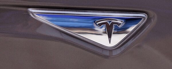 El logo de Tesla Motors - Sputnik Mundo