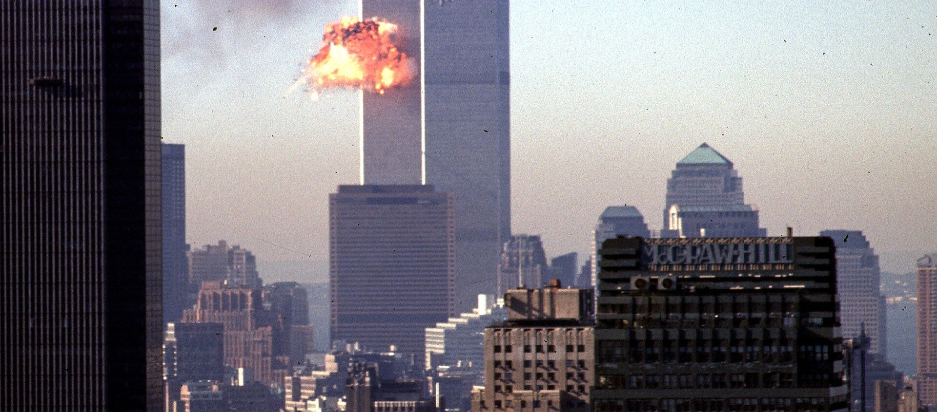 Un avión choca contra las Torres Gemelas de Nueva York el 11 de septiembre de 2001 Un avión choca contra las Torres Gemelas de Nueva York el 11 de septiembre de 2001 - Sputnik Mundo, 1920, 11.09.2019