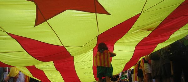 Estelada, la bandera independentista de Cataluña Estelada, la bandera independentista de Cataluña - Sputnik Mundo