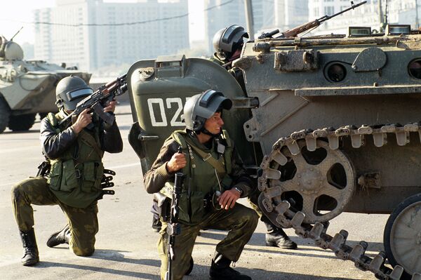 El día que un enfermo mental casi hizo volar la Embajada de EEUU en Moscú - Sputnik Mundo