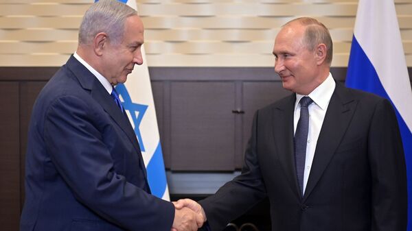 El primer ministro israelí, Benjamín Netanyahu, se reúne con el presidente ruso, Vladímir Putin, en Sochi El primer ministro israelí, Benjamín Netanyahu, se reúne con el presidente ruso, Vladímir Putin, en Sochi - Sputnik Mundo
