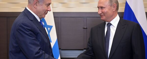 El primer ministro israelí, Benjamín Netanyahu, se reúne con el presidente ruso, Vladímir Putin, en Sochi El primer ministro israelí, Benjamín Netanyahu, se reúne con el presidente ruso, Vladímir Putin, en Sochi - Sputnik Mundo