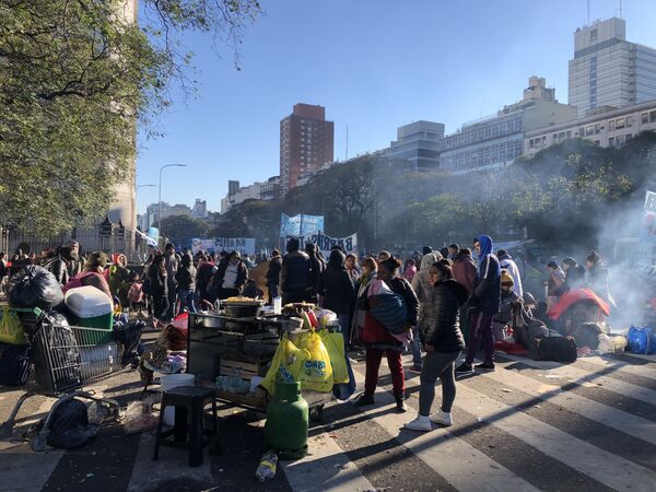 Testimonios de la crisis: el hambre es la lucha más urgente en Argentina - Sputnik Mundo