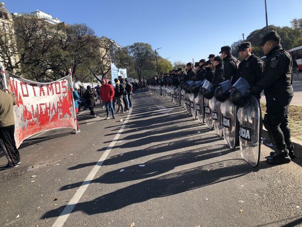 Testimonios de la crisis: el hambre es la lucha más urgente en Argentina - Sputnik Mundo