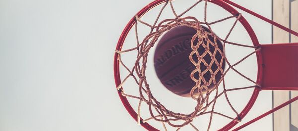 Un balón de baloncesto (imagen referencial) - Sputnik Mundo