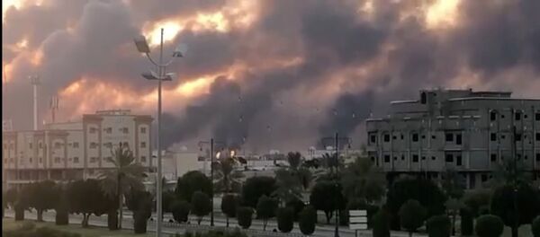 Incendios en las refinerías de la compañía Saudi Aramco - Sputnik Mundo