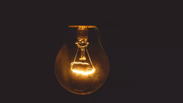 Una idea en la oscuridad, referencial