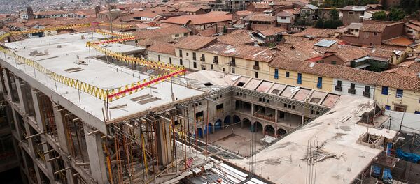 Construcción del hotel de la red Sheraton en la calle Saphy, en el Centro Histórico de Cusco, Perú - Sputnik Mundo