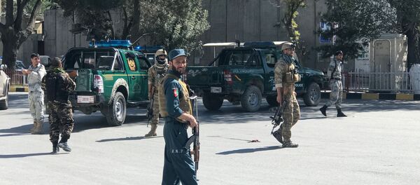 Las Fuerzas de Seguridad de Afganistán cerca del lugar de la explosión en Kabul - Sputnik Mundo