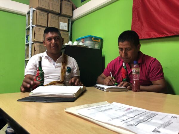 El día a día de los líderes indígenas colombianos: amenazas, asesinatos y lucha por su tierra ancestral - Sputnik Mundo