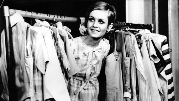 Twiggy, la legendaria modelo que se convirtió en un símbolo de los años 60



 - Sputnik Mundo