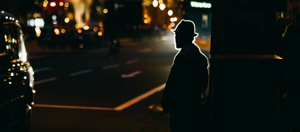 La silueta de un hombre - Sputnik Mundo