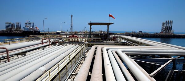 Una refinería de Saudi Aramcro (archivo) - Sputnik Mundo