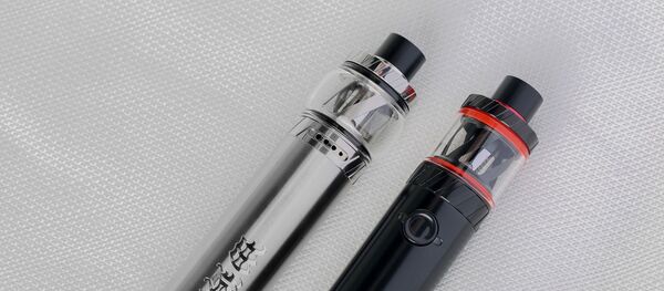 Cigarrillos electrónicos o vaporizadores. Imagen referencial - Sputnik Mundo