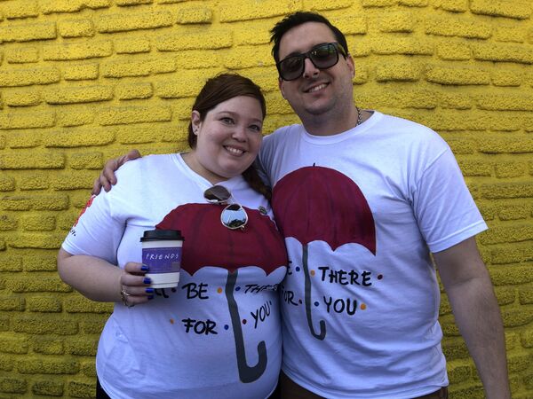 5 horas de espera en filas kilométricas para celebrar los 25 años de Friends en Argentina 5 horas de espera en filas kilométricas para celebrar los 25 años de Friends en Argentina - Sputnik Mundo