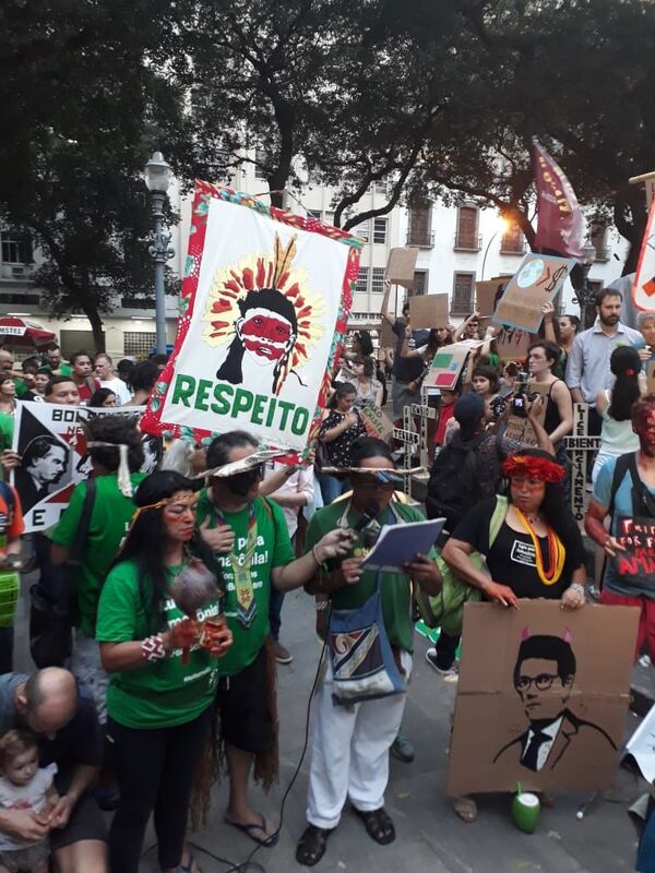 Jóvenes brasileños salen a la calle en defensa del clima y contra Bolsonaro (fotos) - Sputnik Mundo