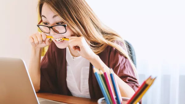 Una joven estudiante - Sputnik Mundo