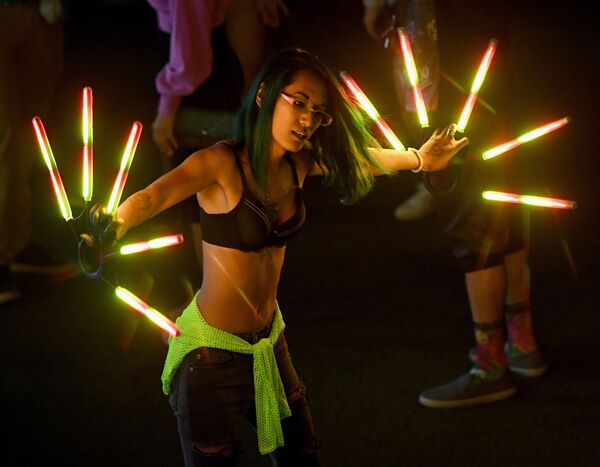 ¡Adelante, como Naruto! Así miles de personas intentaron asaltar el Área 51
 - Sputnik Mundo