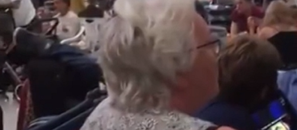 Los 'prisioneros' del turoperador Thomas Cook esperan su repatriación en Menorca  - Sputnik Mundo