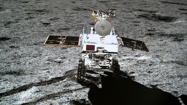 El vehículo lunar chino Yutu 2 El vehículo lunar chino Yutu 2 - Sputnik Mundo