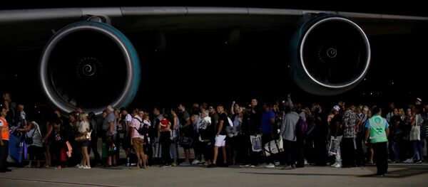 Pasajeros de la aerolínea Thomas Cook - Sputnik Mundo