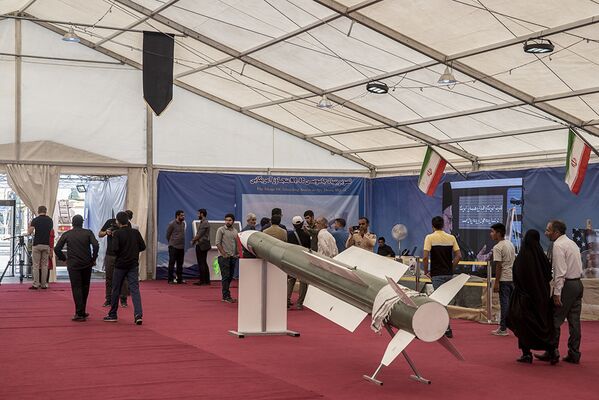 Irán hace ostentación de los trofeos de su 'guerra' contra los drones
 - Sputnik Mundo