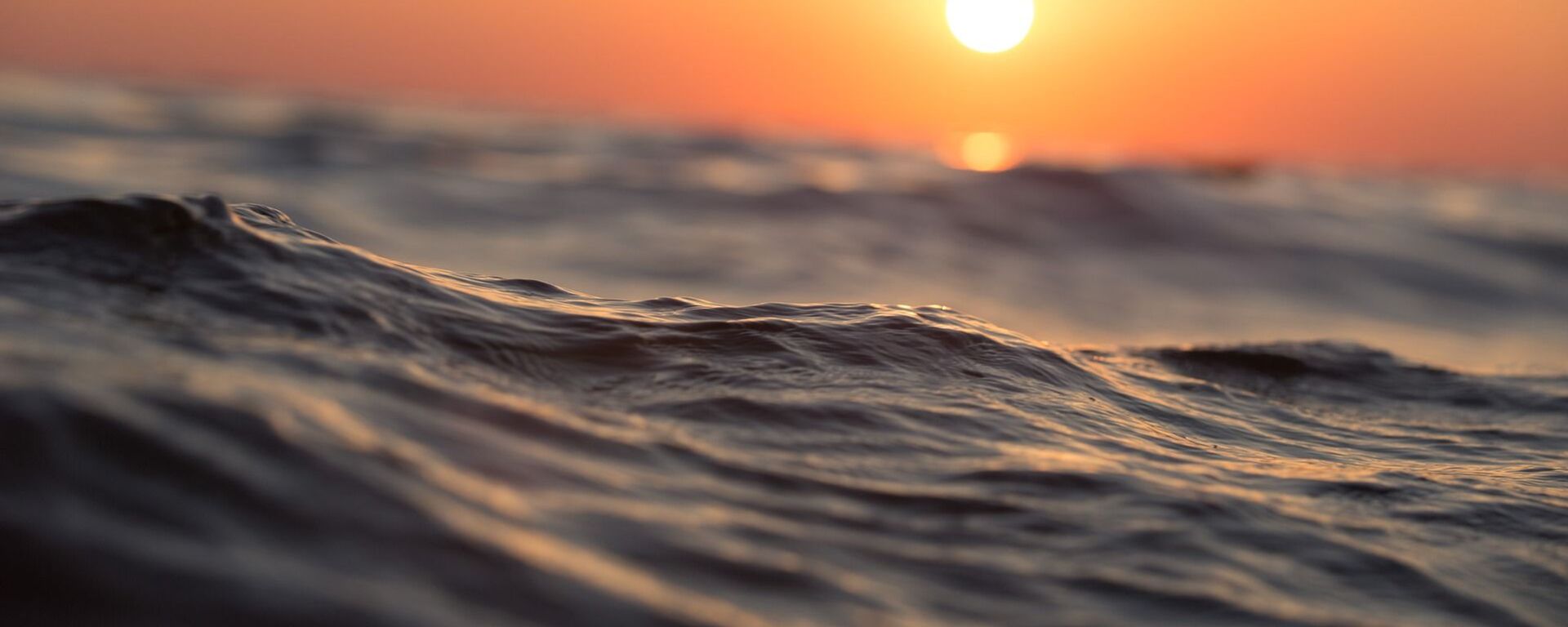 El mar y el sol. Imagen referencial - Sputnik Mundo, 1920, 09.05.2021