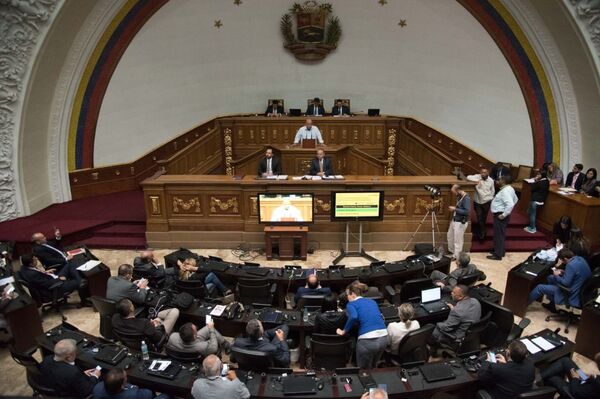Bloque del partido gobernante PSUV vuelve al parlamento venezolano - Sputnik Mundo