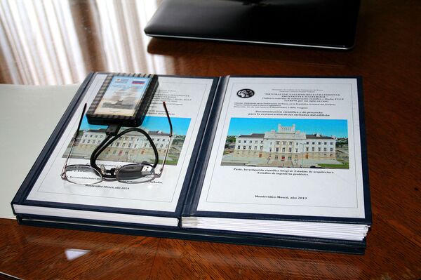 Expertos rusos hallan degradación por bacterias en fachada de Palacio Legislativo uruguayo - Sputnik Mundo