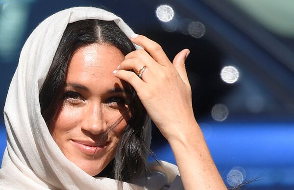 ¿Por qué viajó Meghan Markle a África sin su anillo de boda? - Sputnik Mundo