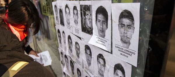 Retratos de los 43 estudiantes de Ayotzinapa desaparecidos por policías de Guerrero el 26 de Setiembre de 2014.  - Sputnik Mundo