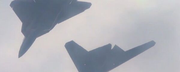 El dron ruso Ojotnik hace su primer vuelo conjunto con un caza Su-57 - Sputnik Mundo