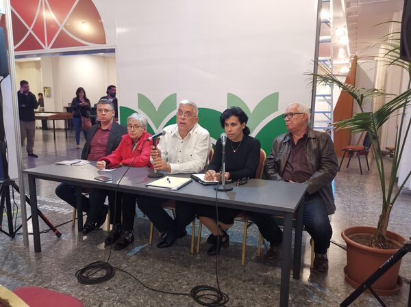 Twitter mantiene bloqueadas las cuentas de dirigentes y líderes políticos cubanos - Sputnik Mundo