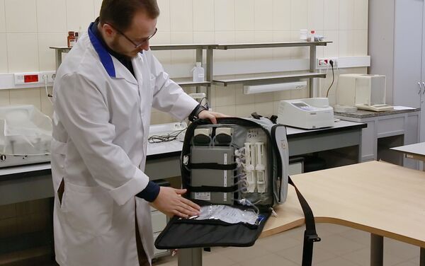 Prueba del riñón artificial portátil  - Sputnik Mundo