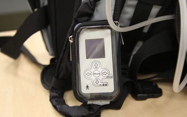 El control remoto con el que funciona el riñón artificial portátil - Sputnik Mundo