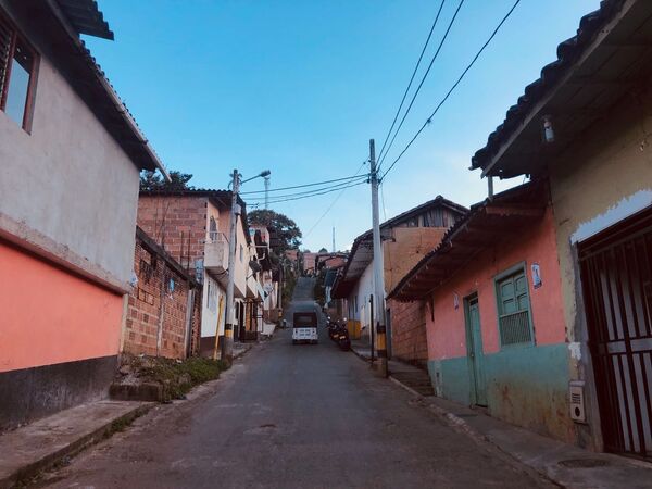 La hidroeléctrica más grande de Colombia está desplazando (y matando) gente La hidroeléctrica más grande de Colombia está desplazando (y matando) gente - Sputnik Mundo