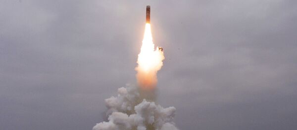 Lanzamiento de un misil de Corea del Norte - Sputnik Mundo