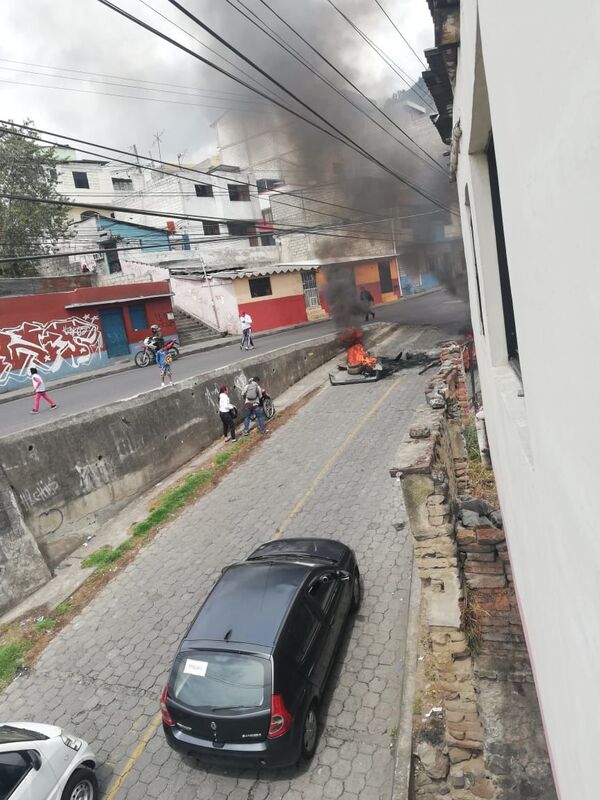 Ecuador despliega un fuerte cerco policial en la sede de Gobierno ante las protestas (vídeo, foto) - Sputnik Mundo